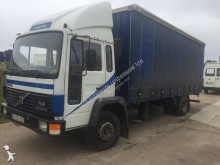Volvo tautliner truck