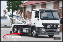 Mercedes skip truck