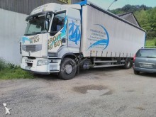 Renault tautliner truck