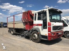 Volvo tautliner truck