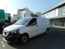 camion fourgon Mercedes
