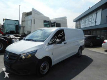 camion fourgon Mercedes