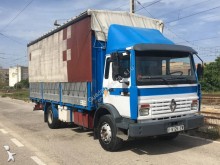 Renault tautliner truck