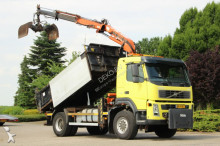 camión volquete trilateral Volvo