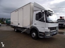 camion furgon izolat Mercedes