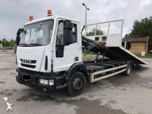 camión portamáquinas Iveco
