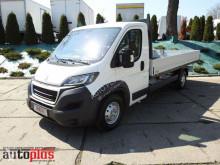 camion benne Peugeot