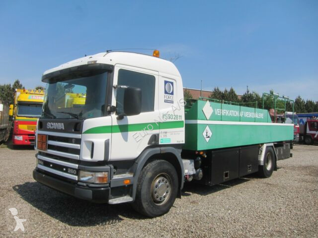 Voir les photos Camion Scania P94/260 4x2 10.000 l. ADR