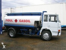 camión cisterna hidrocarburos Iveco