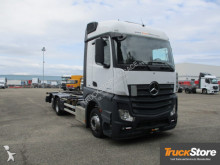 Mercedes chassis truck