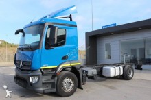 Mercedes chassis truck