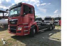 MAN skip truck