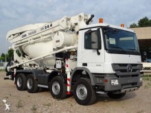 camion betoniera cu malaxor si pompa Mercedes