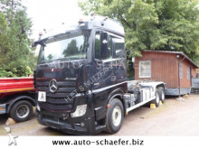 Mercedes skip truck