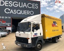 camión lona corredera (tautliner) Nissan