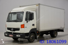 vrachtwagen bakwagen Nissan