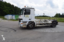 Mercedes skip truck