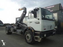 Renault hook lift truck