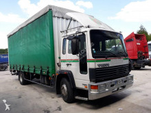 Volvo tautliner truck