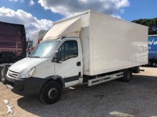 camión furgón Iveco