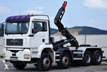 MAN skip truck