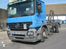 Gancho portacontenedor Mercedes