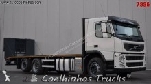 camião porta máquinas Volvo