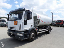 camion cisternă hidrocarburi Iveco