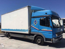 camión furgón mudanza Mercedes