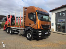 camión maderero Iveco