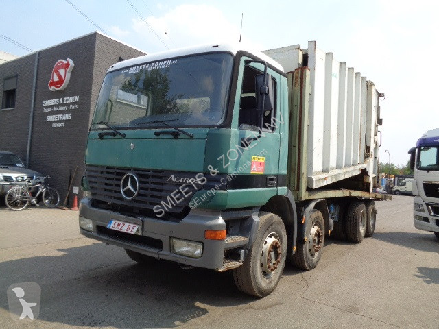 Voir les photos Camion Mercedes