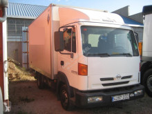 camión furgón Nissan