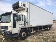camión frigorífico Volvo