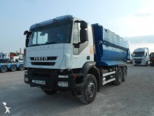 camión volquete escollera Iveco