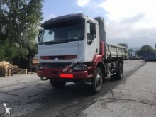 camión volquete trilateral Renault