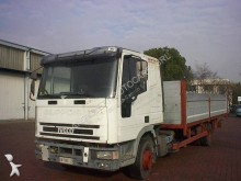 camión chasis Iveco