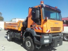 camión volquete trilateral Iveco