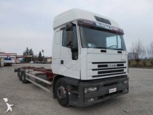 camión chasis Iveco