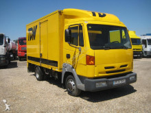 camión furgón Nissan