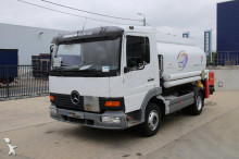 camión cisterna hidrocarburos Mercedes