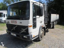 camión caja abierta Volvo