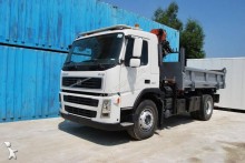 camión volquete bilateral Volvo