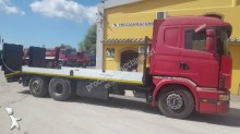 camión portamáquinas Scania