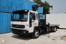 camión caja abierta Volvo