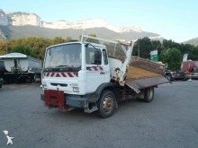 camión volquete trilateral Renault