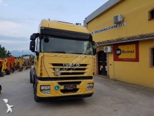 camión chasis Iveco
