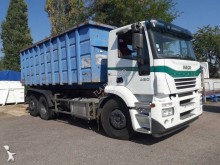camión volquete Iveco