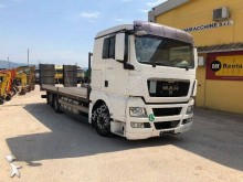 camion trasporto macchinari MAN