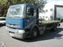 camión caja abierta transportador de hierro Renault