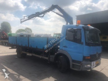 vrachtwagen platte bak Mercedes